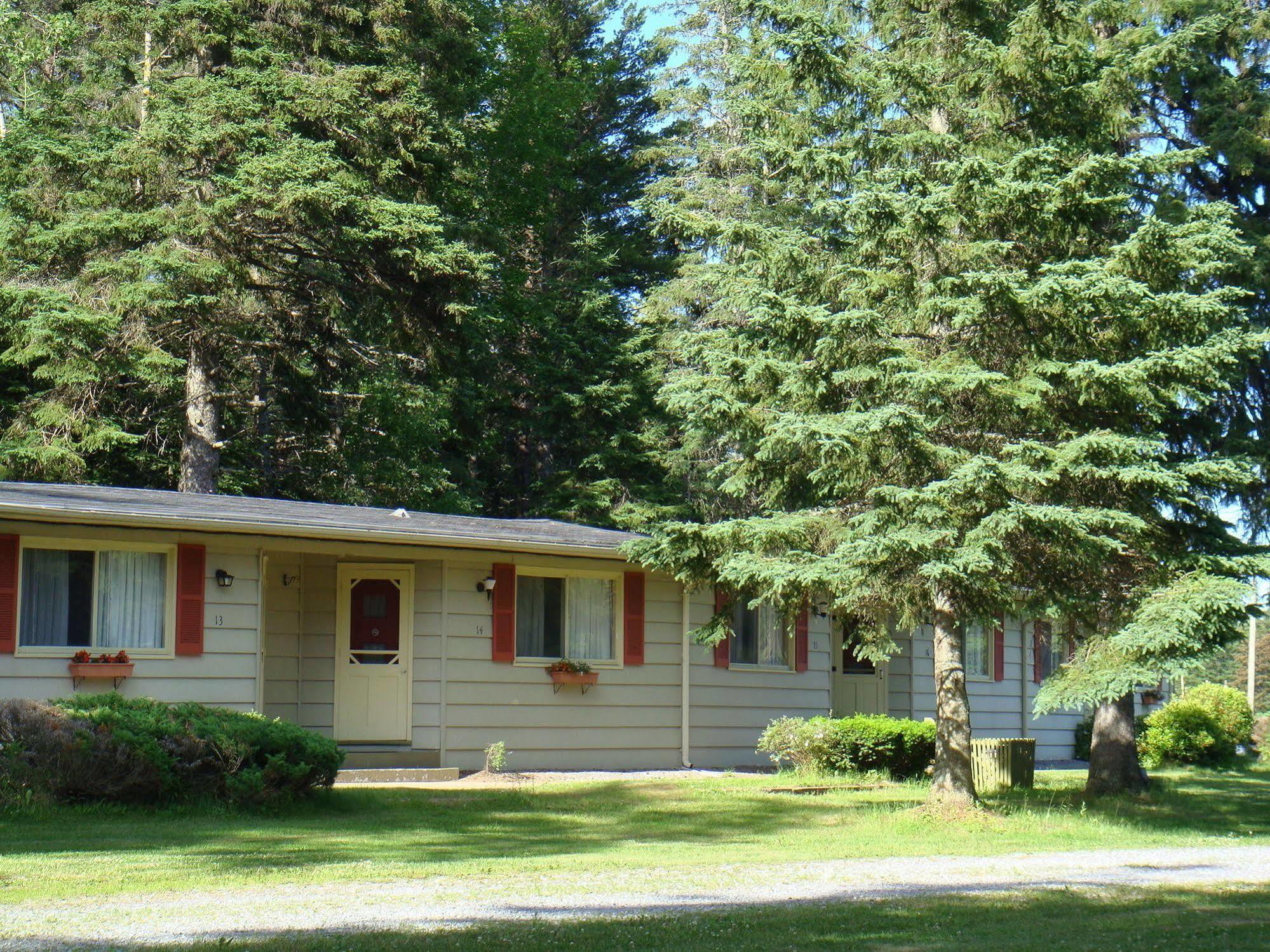 Pinecone Motel Sussex Exterior photo